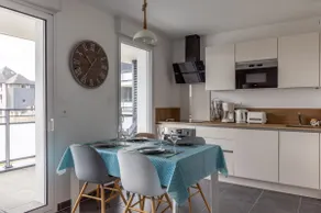 Riviera - 3-bedroom with shared pool and parking - Image 2