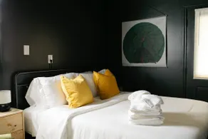 Tranquil 3BR Cabin Stay | Pool & Riverwalk Access - Image 3