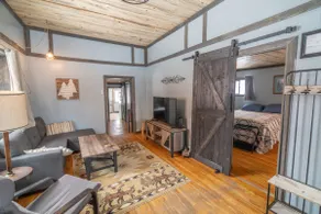 Hideout On West 5th Street - Image 5