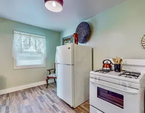 Sunny Downtown Arcata Apartment - Image 3
