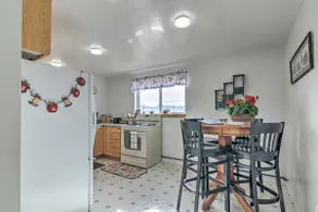 Pet Friendly Aurora House with Mountain Views - Image 2