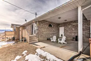 Pet Friendly Aurora House with Mountain Views - Image 3
