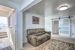 Pet Friendly Aurora House with Mountain Views - Image 4