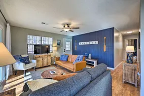 Cozy Beaver Lake Cabin w/ Waterfront View & Kayaks - Image 4