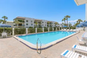 Beach Breeze: 2B/2B, 4th Fl with Coastline Views - Image 2