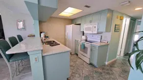 Beach Breeze: 2B/2B, 4th Fl with Coastline Views - Image 5