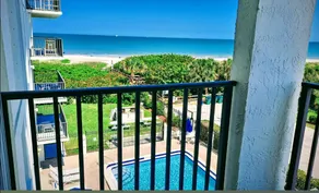 Beach Breeze: 2B/2B, 4th Fl with Coastline Views - Image 3