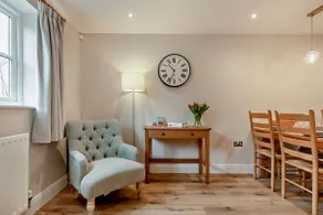 Characterful holiday cottage in the heart of Bourton-on-the-Water - Pear Tree Cottage, Bourton - Image 4