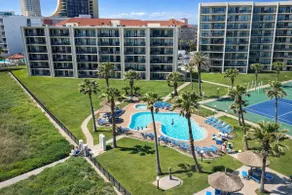 Direct beach front & Resort like heated pool - Image 2