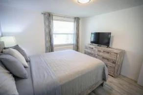 Sand Dollar Room Manasota Delux Villas - Image 4