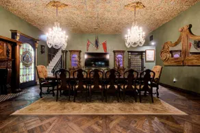 Luxurious unique Scarlet Manor castle sleeps 12 - Image 4
