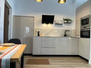 Atroe Apartment - Image 2