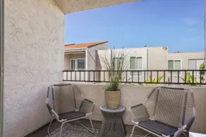 Relaxing Homey-Bright & Spacious - Image 5