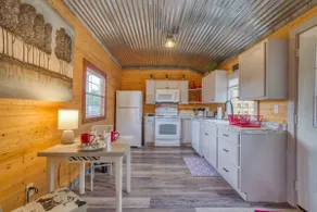 Kay's Cabin - Image 4