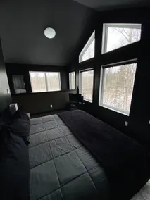 Romantic Getaway, Tiny High-Rise Cabin - Image 2