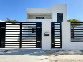 Spacious 3BR House Near Iconic Sandy Beach - Image 5