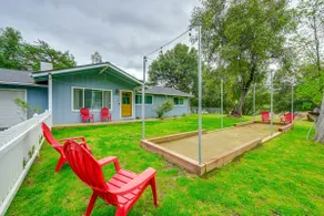 Walk to Dtwn! Dog-Friendly Oakhurst Gem w/ Yard - Image 2