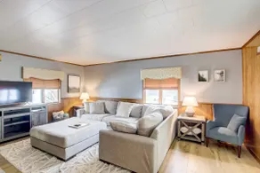 Cozy Wisconsin Abode: Walk to Lake Michigan! - Image 4