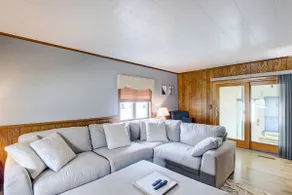 Cozy Wisconsin Abode: Walk to Lake Michigan! - Image 5
