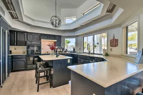 Heated Saltwater Pool: Group Getaway in Scottsdale - Image 2