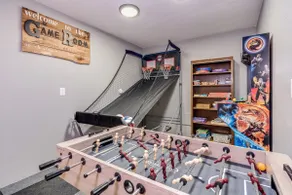 Sleeps 20 | A/C • Game Room • Dog Friendly - Image 3