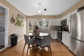 4 Bedroom Ranch w/ Fenced Yard, FIFA ready + Easy - Image 3