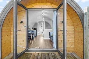 Kingston Black Glamping Pod - Hot Tub - Image 3