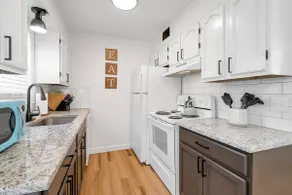 On Par-Relaxing Ground Floor APT - Image 4