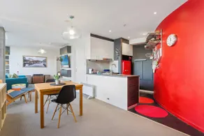 Chic 1-Bed Apartment in the Heart of Newtown - Image 2