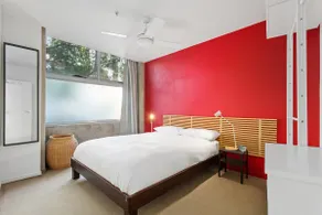 Chic 1-Bed Apartment in the Heart of Newtown - Image 4