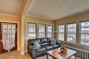 Lakewood Home w/ Yard ~ 8 Mi to Cleveland! - Image 5