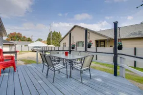 Neenah Home w/ Deck: Near Lake Winnebago - Image 3