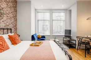 Cosy, Beautiful Studio Apt w/ Free Parking & Wi-Fi - Image 3