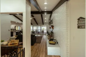 Bea's Lakehouse - Image 2