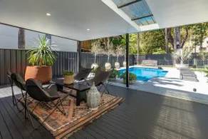 The Black Beach House - Image 5