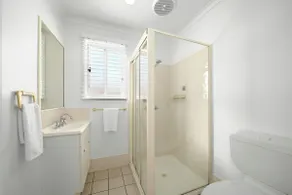 Pool View Cabin - Image 4