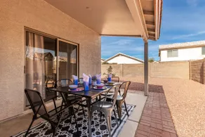 3BR w patio, BBQ grill, near stadiums - Image 3