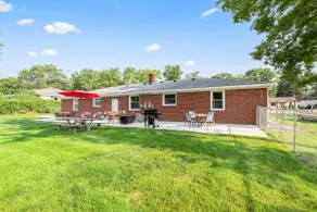 Duplex Style Home in Shelby Township- 2 flats - Image 4