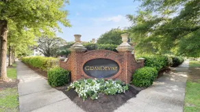 Modern Downtown Columbia Condo - Image 3