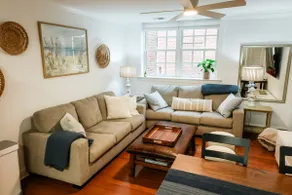 Modern Downtown Columbia Condo - Image 5