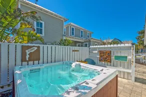 ~ SUMMER AVAIL ~ Nyt renoveret med Hotub, Pool, Nær Strand + GRATIS VIP Perks! - Image 3
