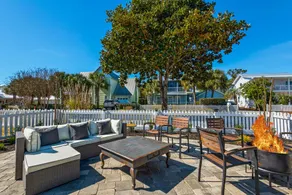 ~ SUMMER AVAIL ~ Nyt renoveret med Hotub, Pool, Nær Strand + GRATIS VIP Perks! - Image 4