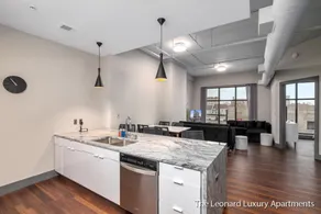 Luxury Apartment w/ City Views - Leonard Building - Image 2