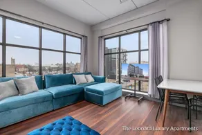 1 Queen Bedroom w/ City Views - Leonard Building - Image 2