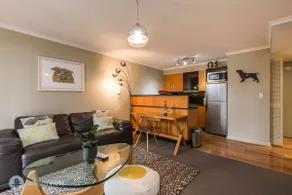 Surry Hills with views pool gym plus parking - Image 2