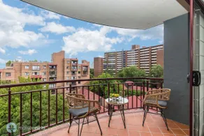 Surry Hills with views pool gym plus parking - Image 5