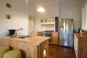 Higgins Hideaway Central Cottage with Garden Oasis - Image 3