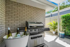 Oscar's Broulee Beach Luxury Coastal Living - Image 2