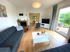 Spacious country house with panoramic view - Image 2