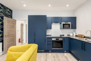 NEW! Stunning 1-bed Apt w/ Balcony & Free Parking - Image 2